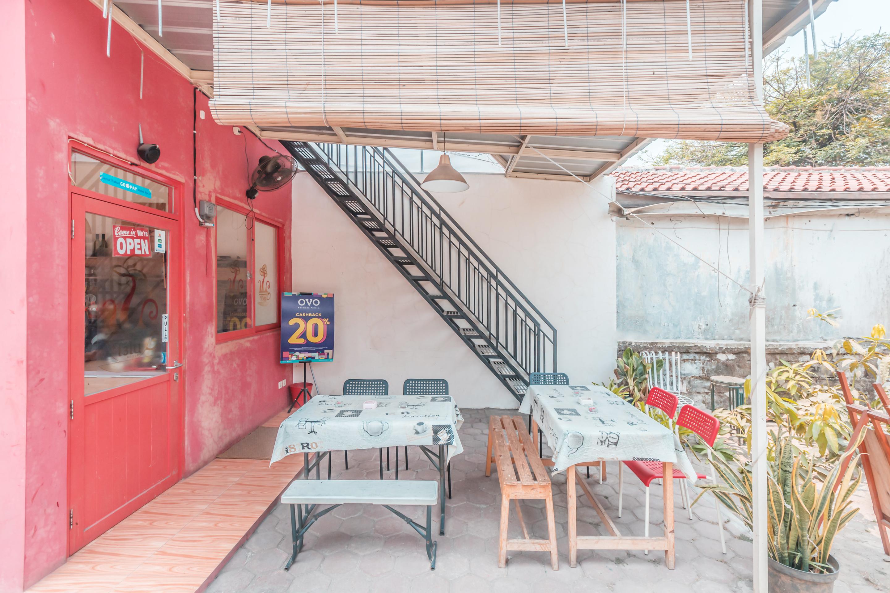 Oyo 1555 Unik Guesthouse Syariah Yakarta Exterior foto
