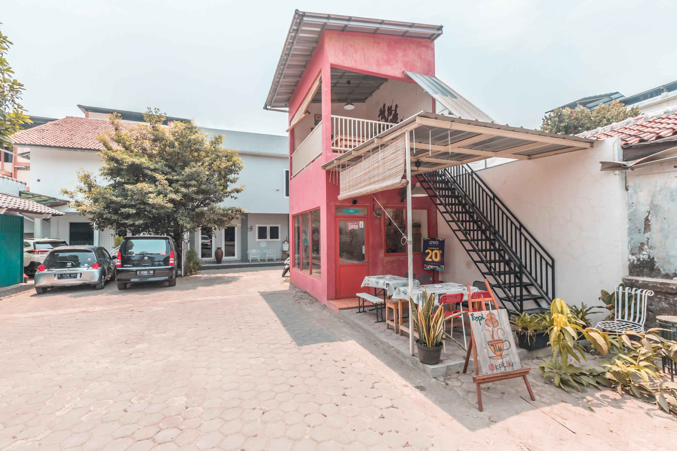 Oyo 1555 Unik Guesthouse Syariah Yakarta Exterior foto